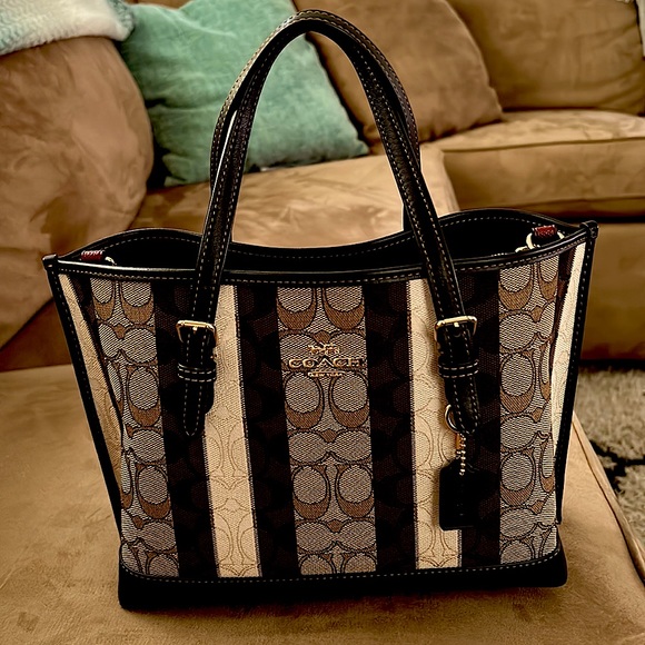 Brand new Coach purse and matching large wristlet - Picture 7 of 9